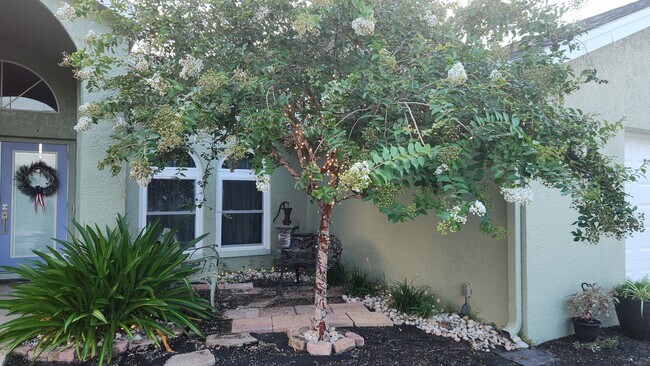 Foto del edificio - 704 SW 11th Pl