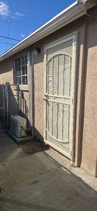 Building Photo - 3873 Superba St