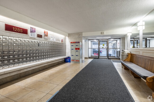 Mailroom - Richmond Park Square