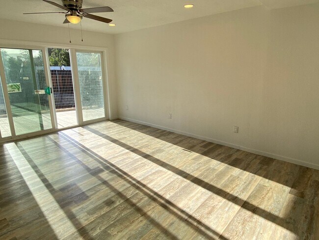 Building Photo - 9756 Domer Rd