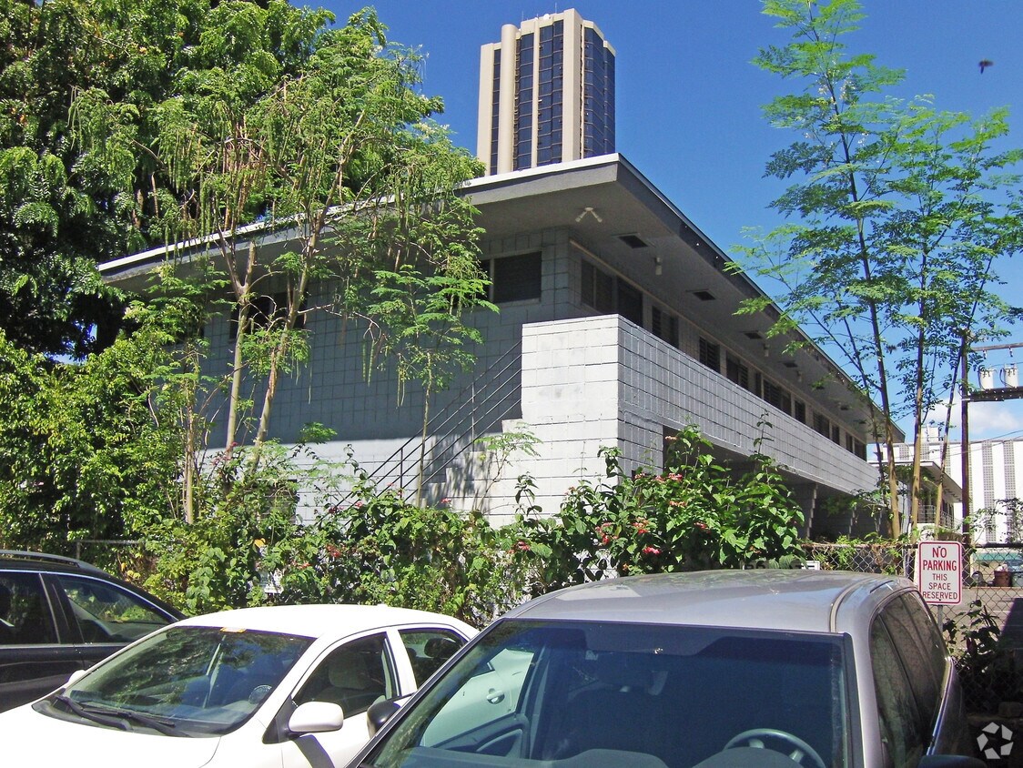 Building Photo - 1515 S King St