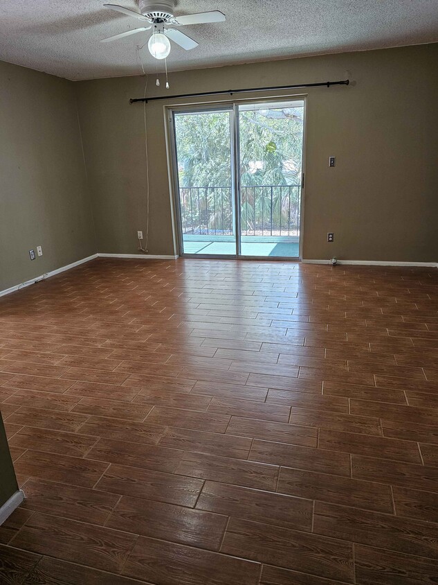 Foto principal - 8490-8413 13th St N