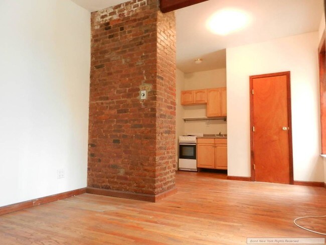 Building Photo - 328 W 44th St