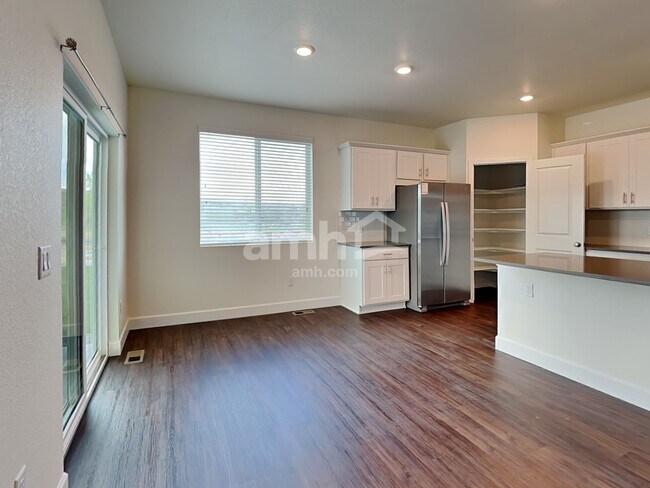 Foto del edificio - 8264 Joyce St