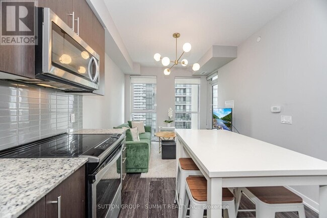 Building Photo - 4055-4055 Parkside Village Dr