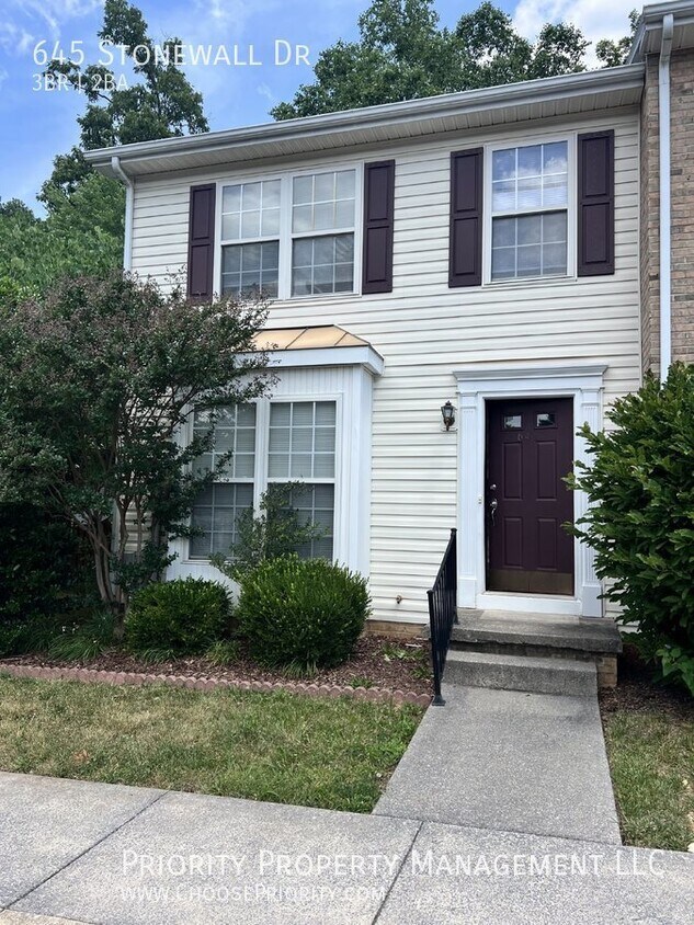 Foto principal - 645 Stonewall Dr