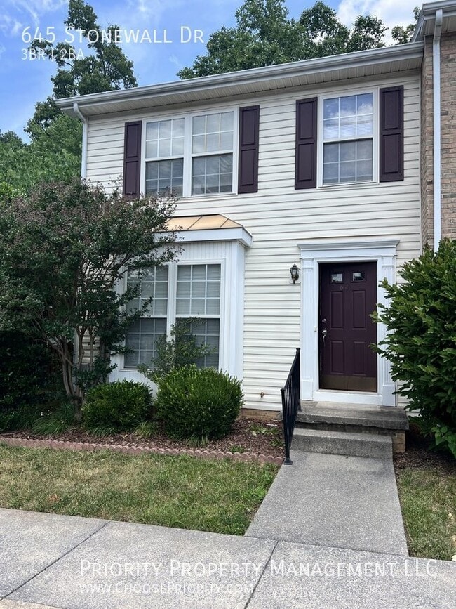Building Photo - 645 Stonewall Dr