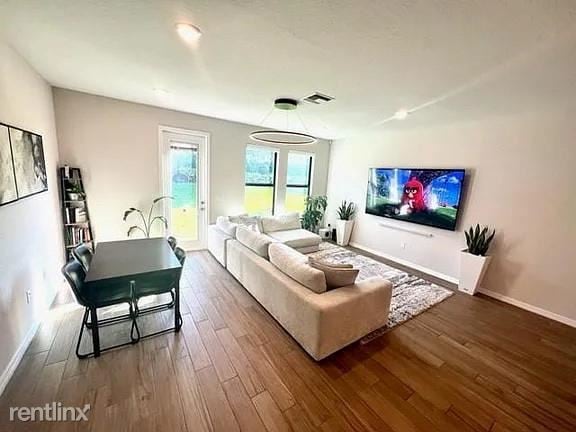 Building Photo - 3 br, 2.5 bath Townhome - 2173 Appleton Cir N