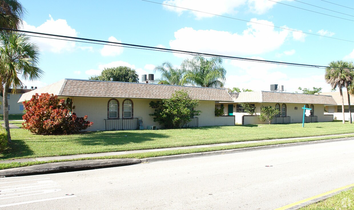 Primary Photo - 421 Banks Rd