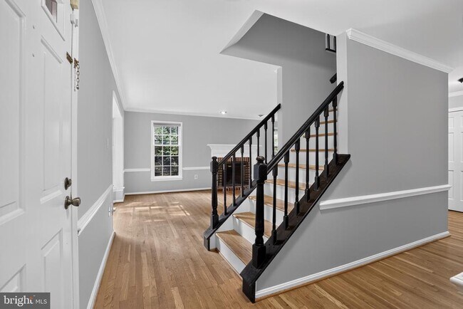 Building Photo - 2820 Kelly Square