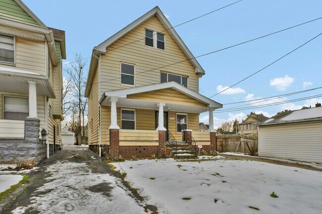 Foto del edificio - 7412 Worley Ave