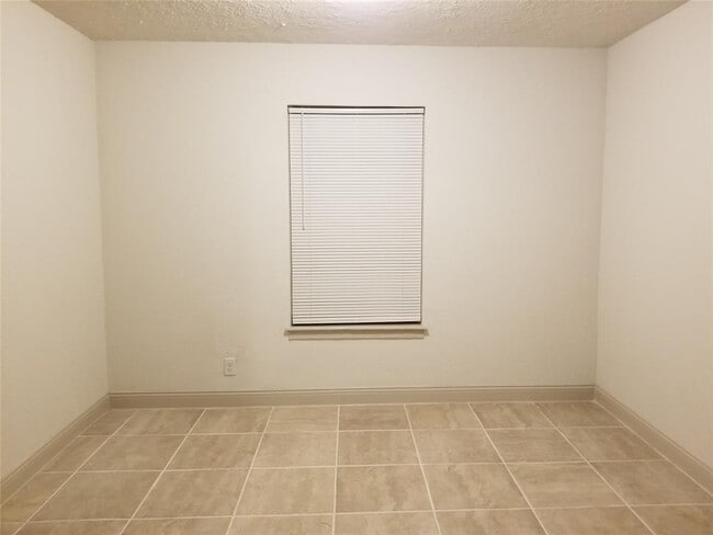 Foto del edificio - 801 Benbrook Dr