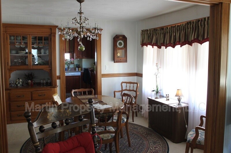Foto del edificio - 13 Bridgham Ave