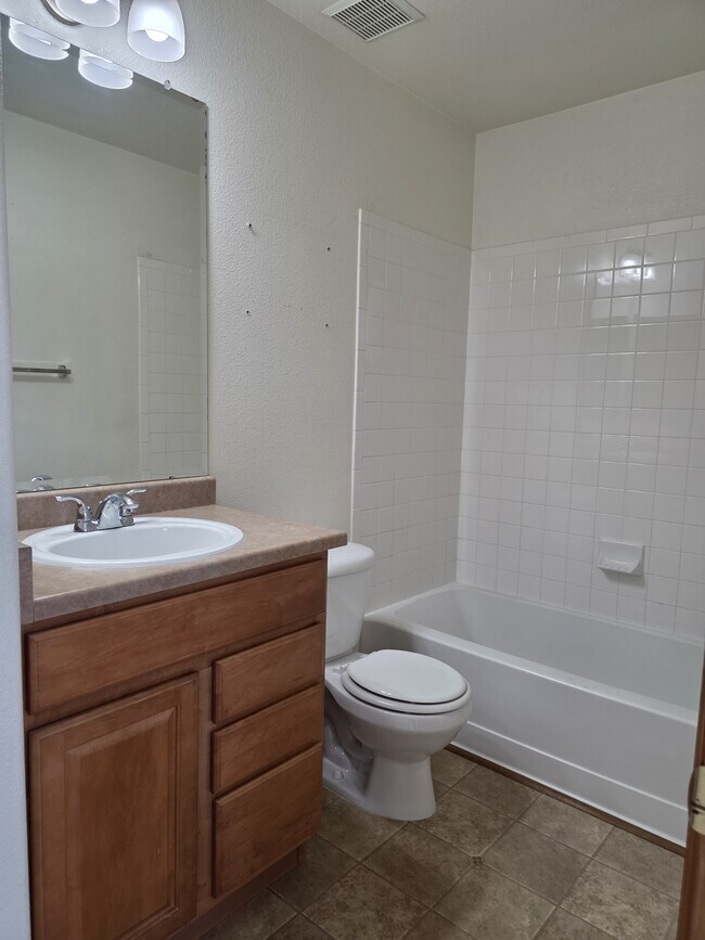 Foto del edificio - 5781 Ceylon St