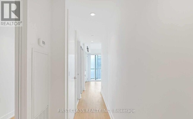 Building Photo - 7 Grenville St