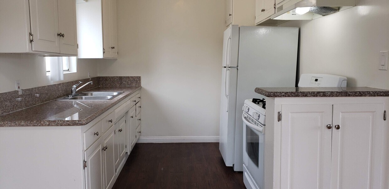 4905 Pinafore St Unit 10, Los Angeles, CA 90008 Apartments in Los