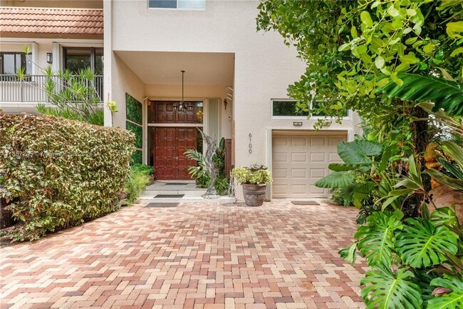 Building Photo - 6100 Paradise Point Dr