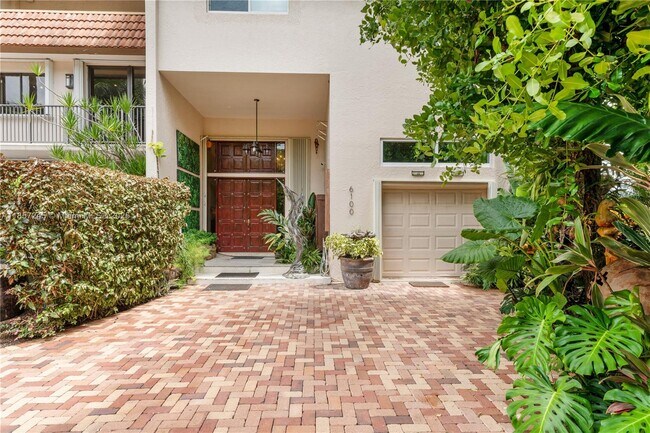 Foto del edificio - 6100 Paradise Point Dr