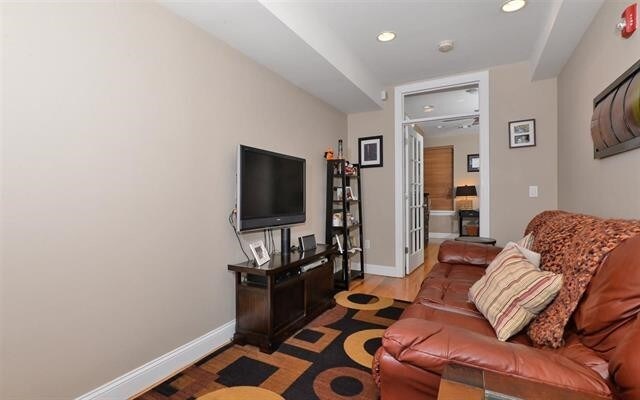 Foto del edificio - 120 Willow Ave