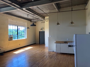 Building Photo - 1417 Kemper St