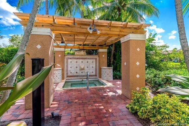 Foto del edificio - 3683 NW Mediterranean Ln