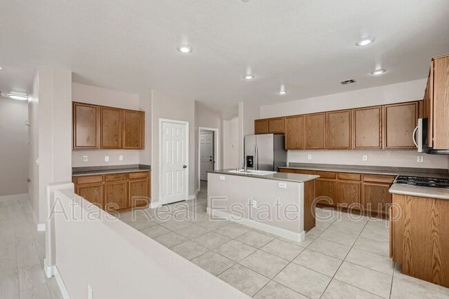 Building Photo - 4609 N Sergeant Ct