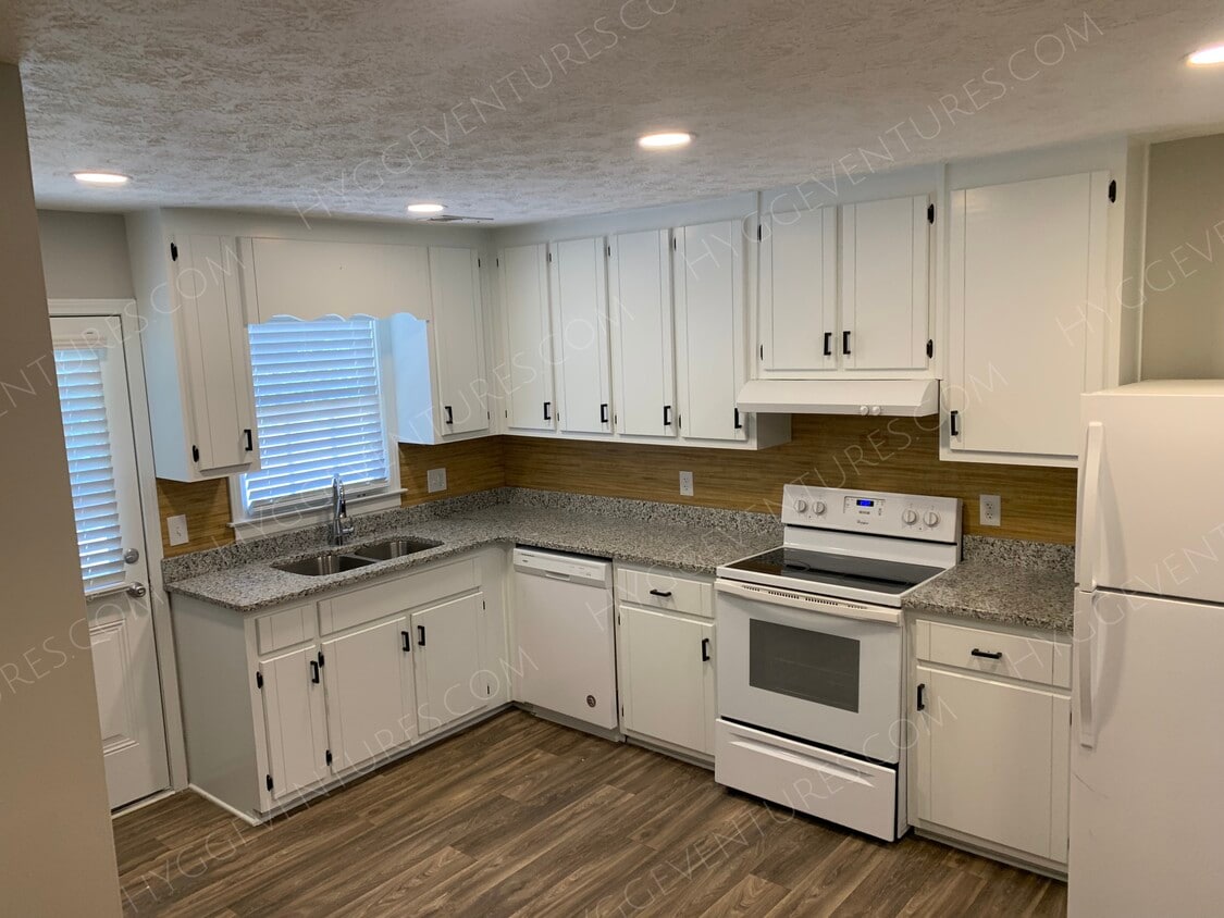 112 Evergreen Trl, Cartersville, GA 30121 Townhome Rentals in