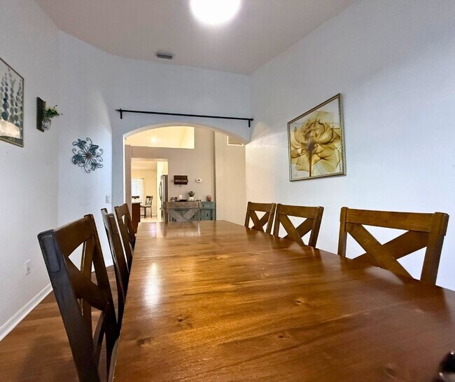 Building Photo - 12831 Kings Lake Dr