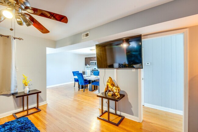 Foto del edificio - 8138 S Kedzie Ave