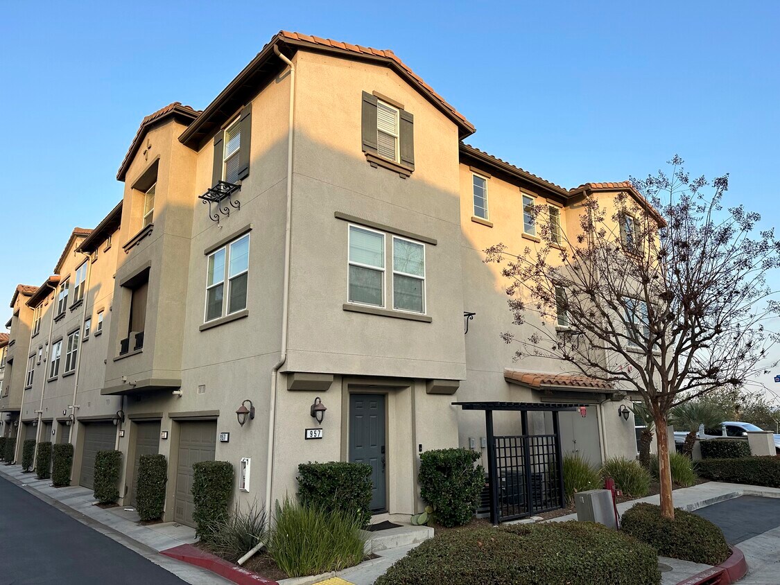 Photo - 957 S Bluff Rd (Montebello, CA)