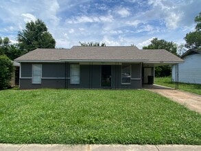 Building Photo - 5168 Corkwood Dr