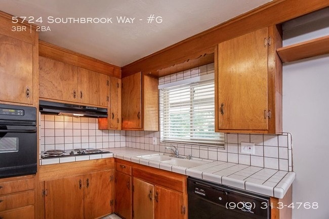Building Photo - 5724 Southbrook Way