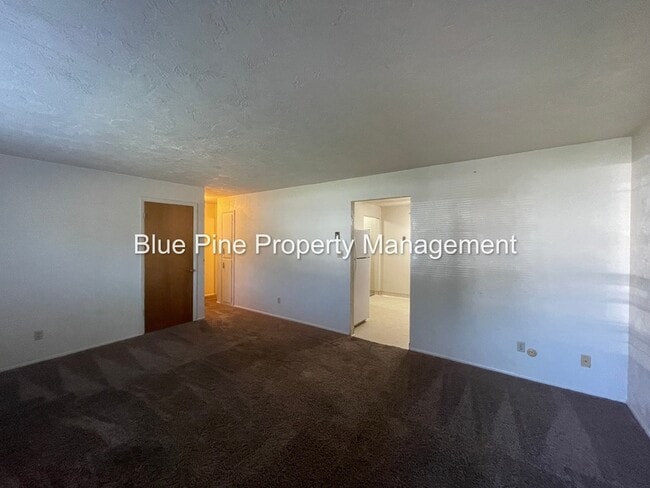 Building Photo - 1680 Calkins Ave