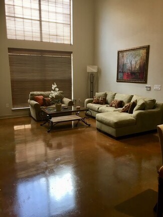 Building Photo - 2410 S 2nd St