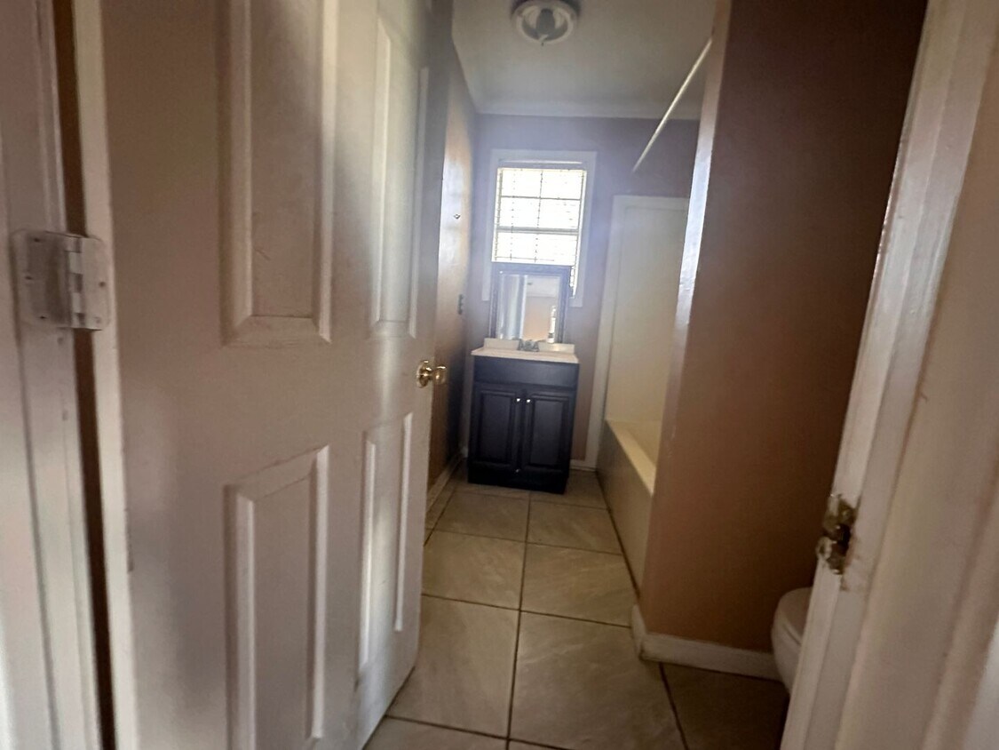 Primary Photo - Spacious 3/2 available now!