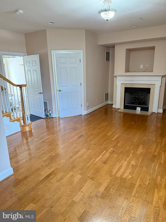 Foto del edificio - 1326 Lessard Ln