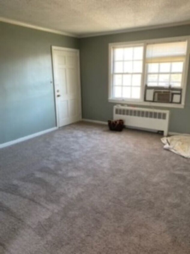 1400 Roslyn Dr, Burlington, NC 27215 Condo for Rent in Burlington, NC