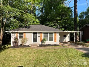 Building Photo - 2326 Chipola Dr