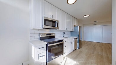 Building Photo - 675 Martin Grove Rd