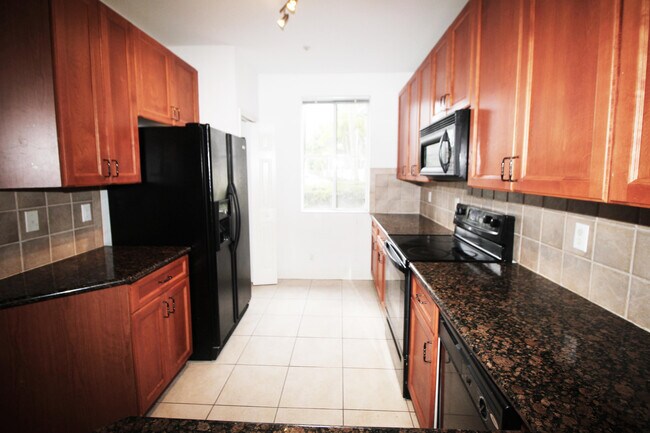 Building Photo - 411 Bayfront Dr