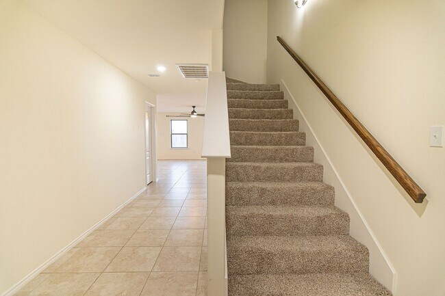 Building Photo - Lago Del Valle Subdivision