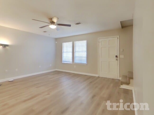 Building Photo - 3195 Warrenton Ct