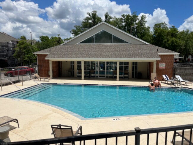 Foto del edificio - 2360 SW Archer Rd