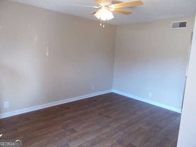 Building Photo - 470 S Jeff Davis Dr