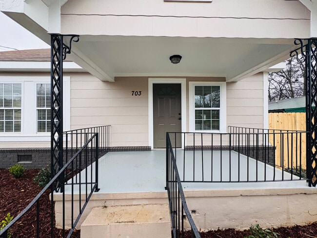Foto del edificio - 703 31st Ave E