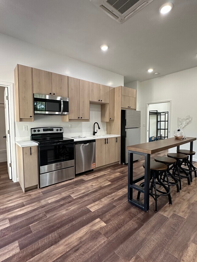Foto del edificio - Loomis Apartment Homes