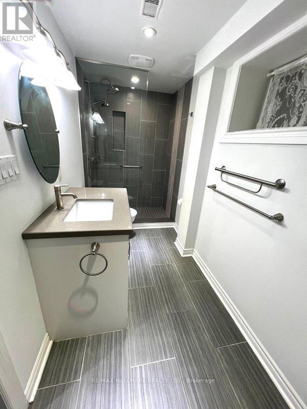 Photo du bâtiment - 30 Gatwick Ave