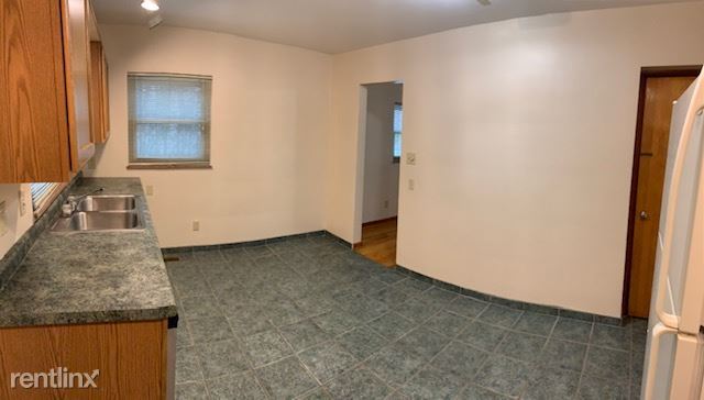 Building Photo - 2 br, 1 bath Townhome - 2822 Clifton Rd.