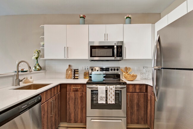 Building Photo - 5819 Glisan