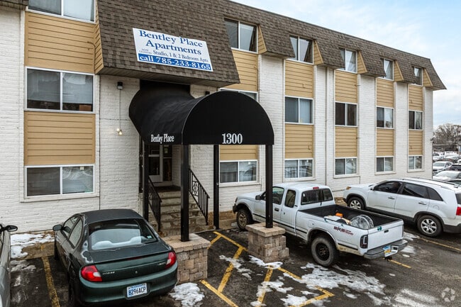 Building Photo - Bentley Place